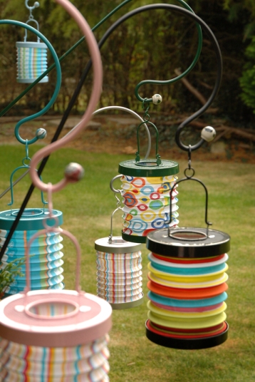 cute outdoor lanterns!